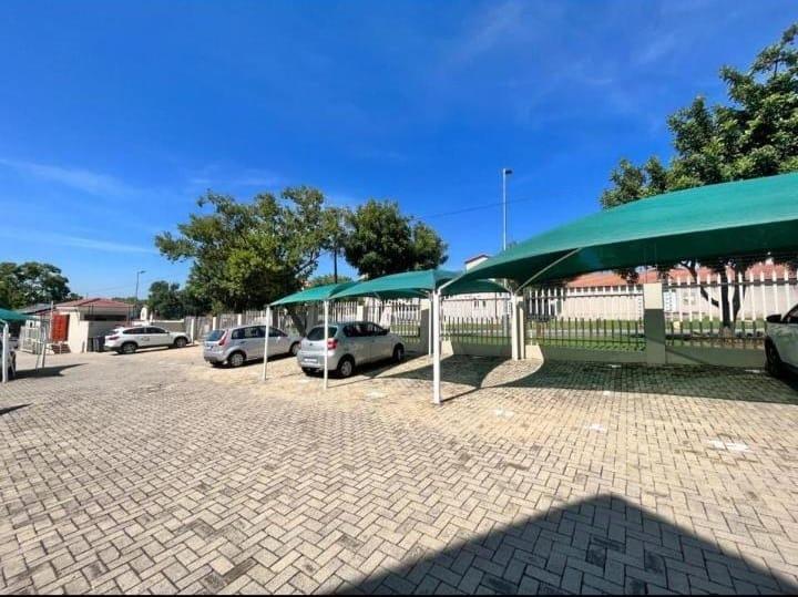 1 Bedroom Property for Sale in North Riding Gauteng