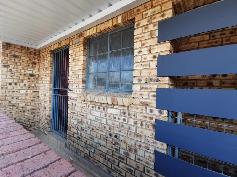 To Let 2 Bedroom Property for Rent in Golf Park Gauteng