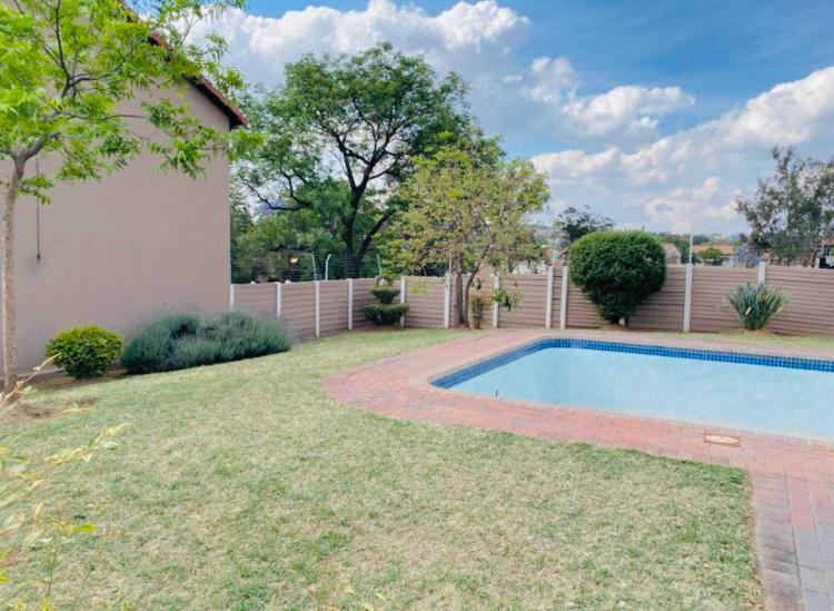 To Let 2 Bedroom Property for Rent in Vorna Valley Gauteng