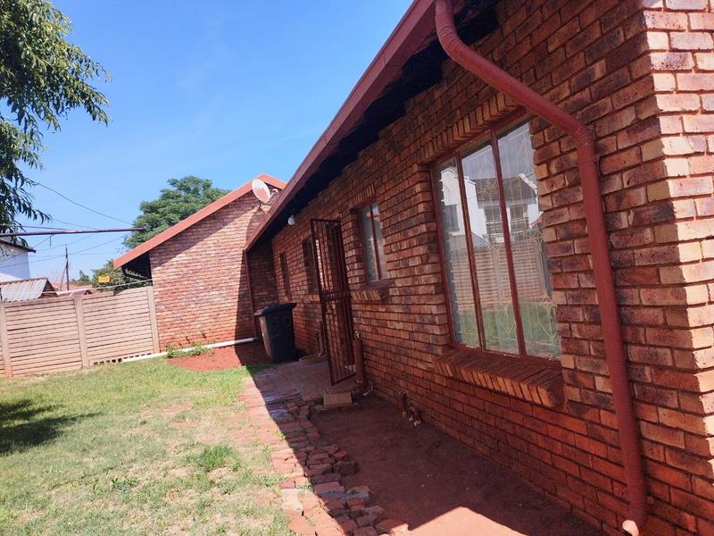 To Let 2 Bedroom Property for Rent in Chantelle Ext 6 Gauteng