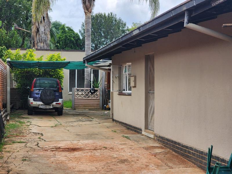 3 Bedroom Property for Sale in Tileba Gauteng