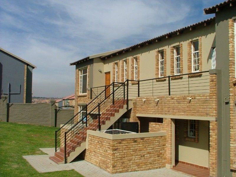 2 Bedroom Property for Sale in Kimbult A H Gauteng