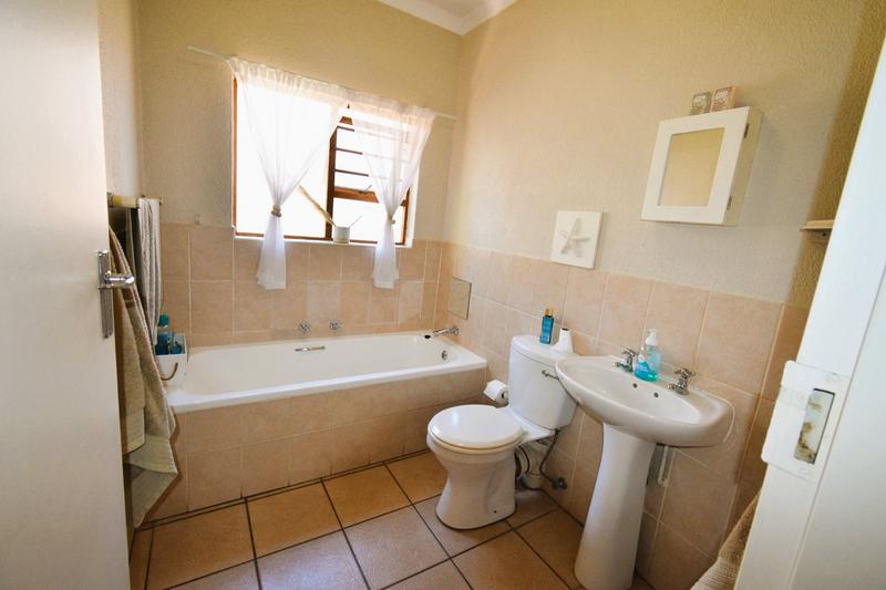 3 Bedroom Property for Sale in Pinehaven Gauteng