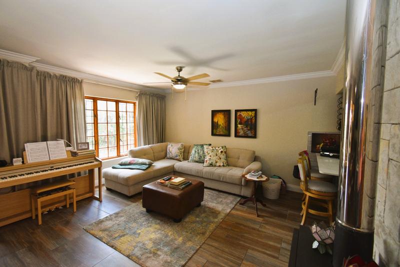 2 Bedroom Property for Sale in Pinehaven Gauteng