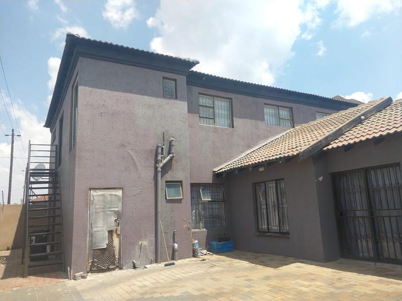 11 Bedroom Property for Sale in Clayville Gauteng