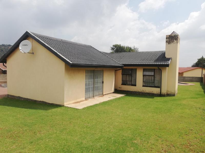 To Let 4 Bedroom Property for Rent in Meredale Gauteng