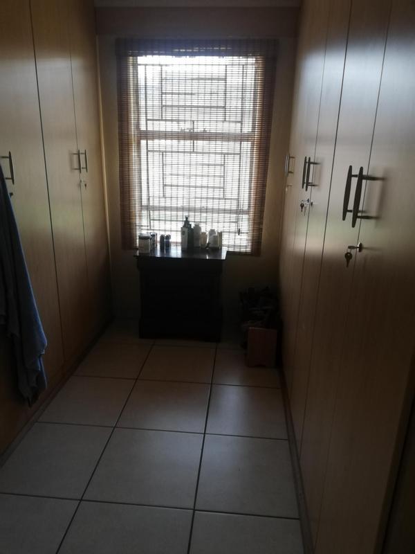 To Let 4 Bedroom Property for Rent in Meredale Gauteng