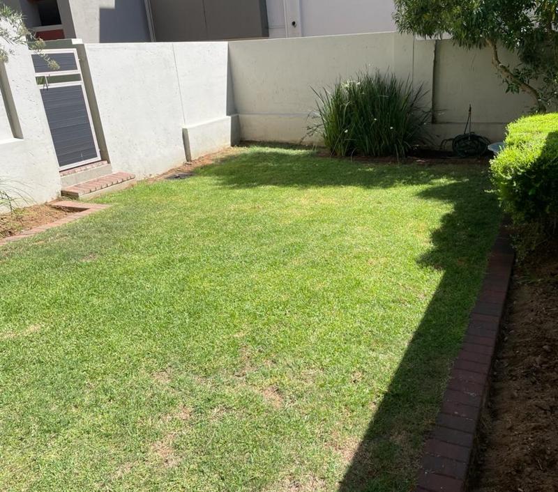 2 Bedroom Property for Sale in Lonehill Gauteng