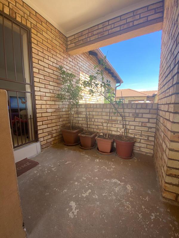 2 Bedroom Property for Sale in Noordwyk Gauteng