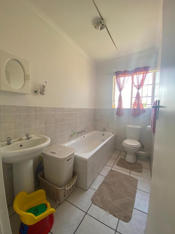 2 Bedroom Property for Sale in Noordwyk Gauteng