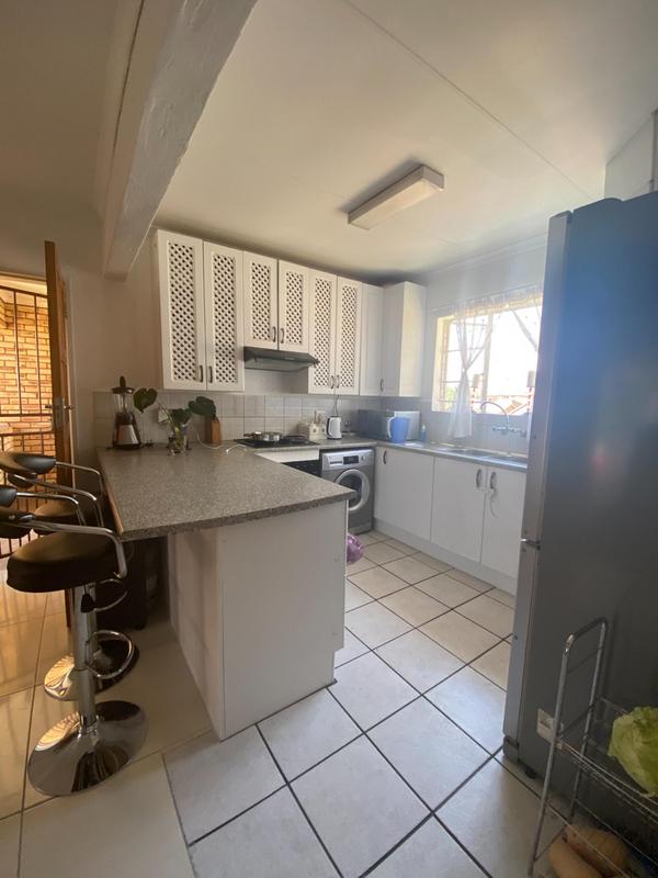 2 Bedroom Property for Sale in Noordwyk Gauteng