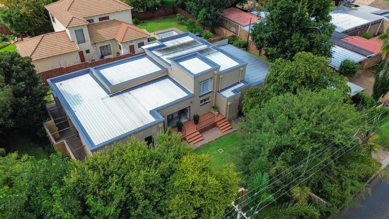 5 Bedroom Property for Sale in Hennopspark Gauteng