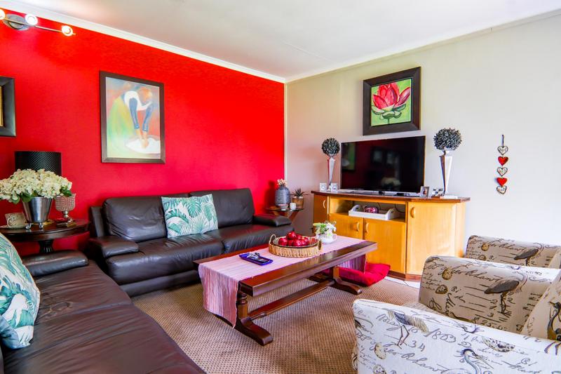 5 Bedroom Property for Sale in Hennopspark Gauteng