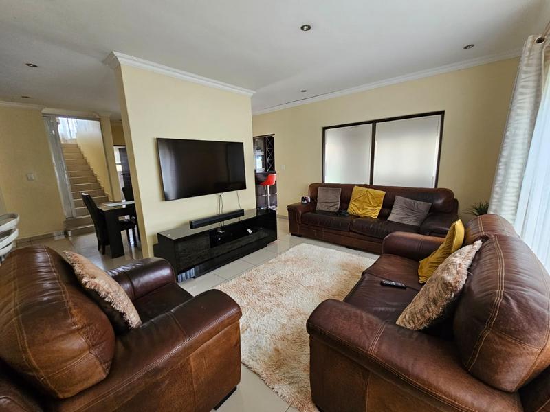 3 Bedroom Property for Sale in Glen Eagle Estate Gauteng