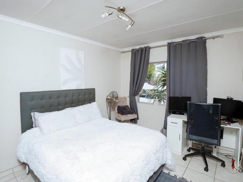 2 Bedroom Property for Sale in Beverley Gauteng