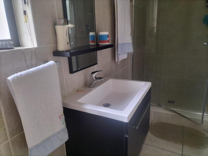 2 Bedroom Property for Sale in Greenstone Hill Gauteng