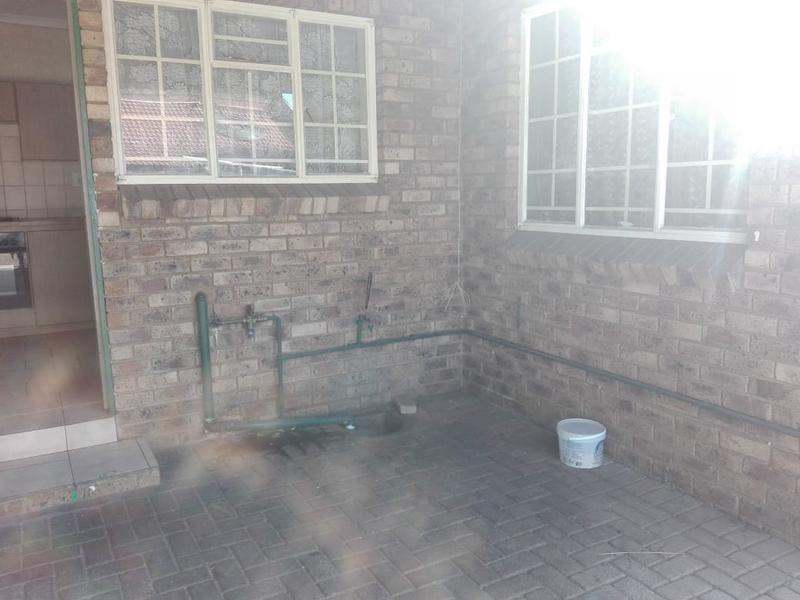 3 Bedroom Property for Sale in Eike Park Gauteng