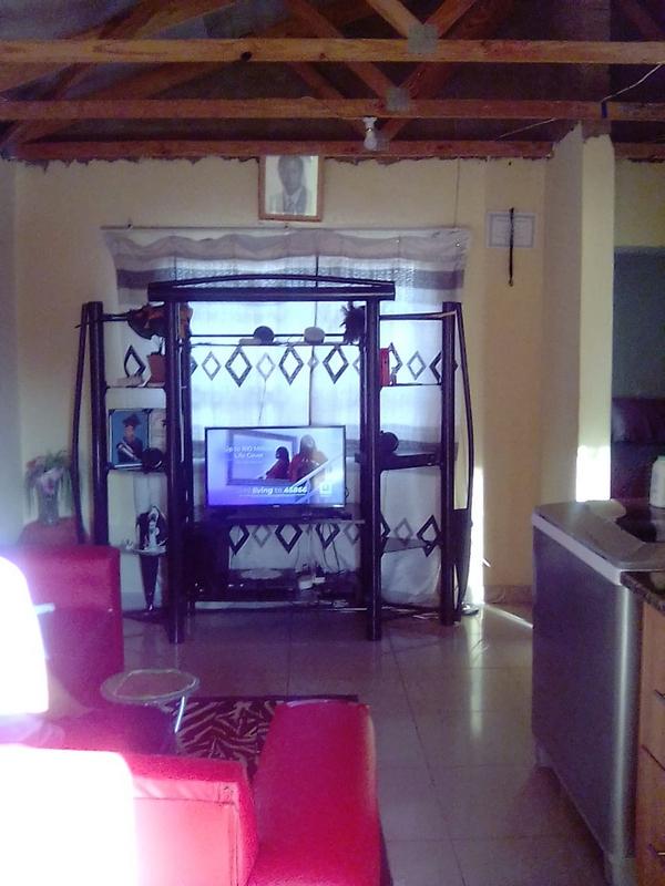 2 Bedroom Property for Sale in Mohlakeng Gauteng
