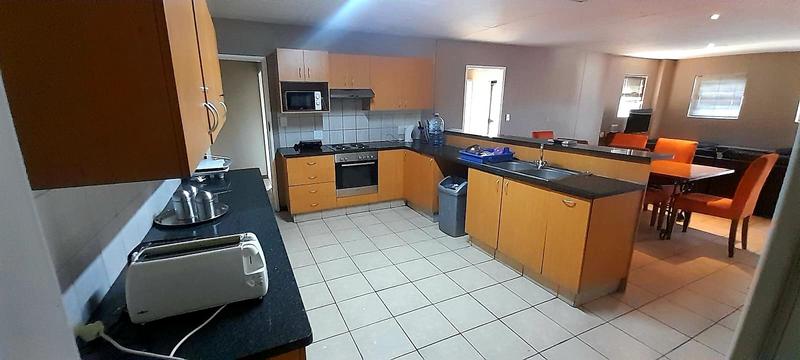 8 Bedroom Property for Sale in Hatfield Gauteng