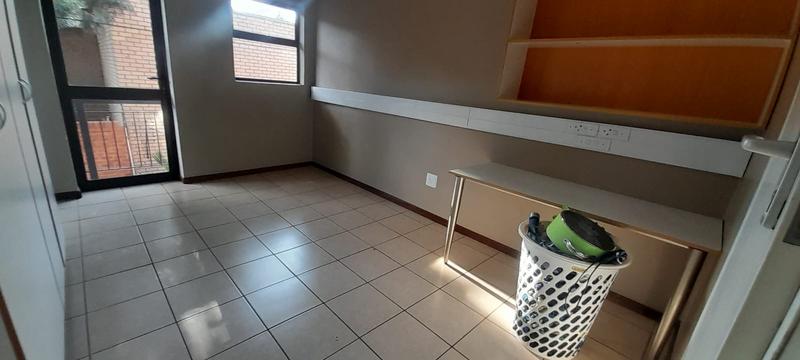 8 Bedroom Property for Sale in Hatfield Gauteng