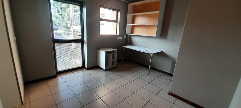 8 Bedroom Property for Sale in Hatfield Gauteng