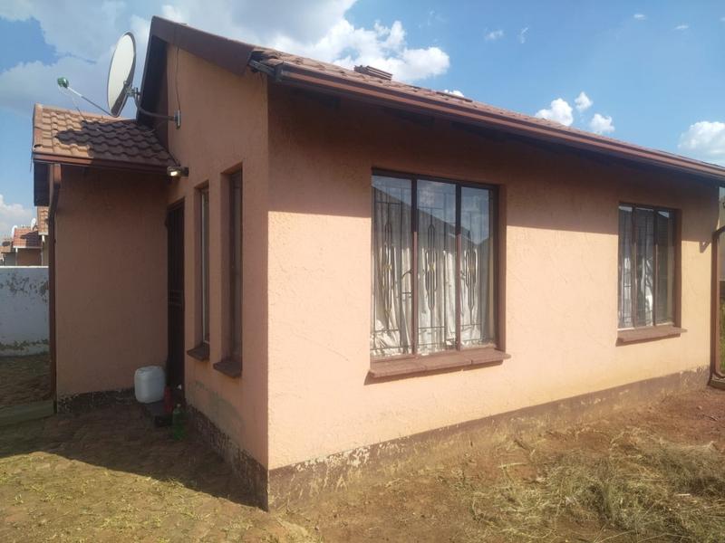 2 Bedroom Property for Sale in Lakeside Gauteng