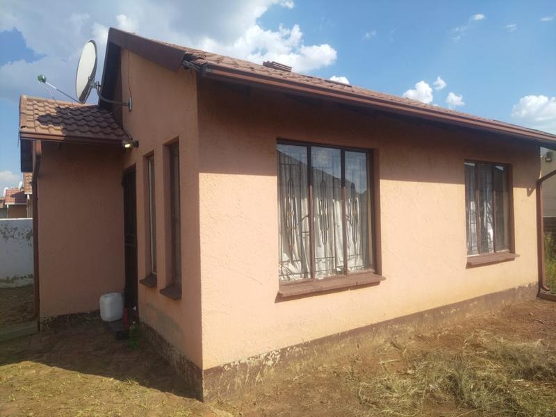 2 Bedroom Property for Sale in Lakeside Gauteng