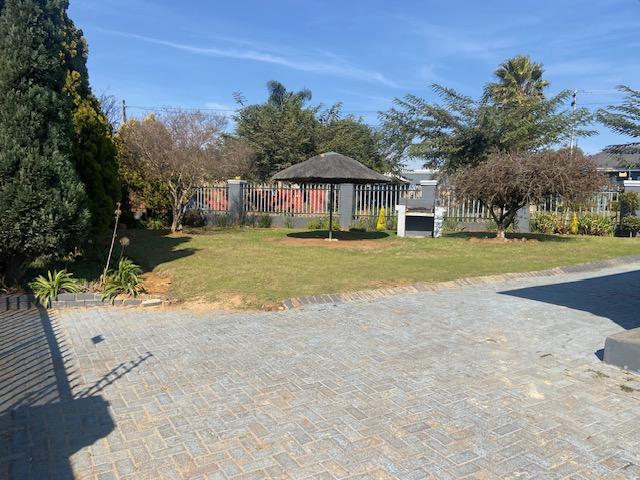 To Let 1 Bedroom Property for Rent in Wentworth Park Gauteng