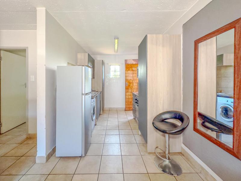 2 Bedroom Property for Sale in Rooihuiskraal Gauteng