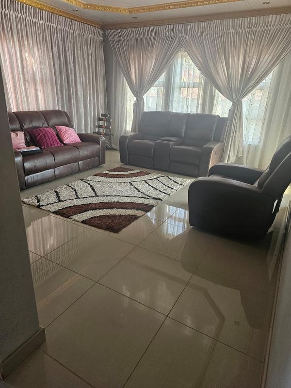 4 Bedroom Property for Sale in Amandasig Gauteng