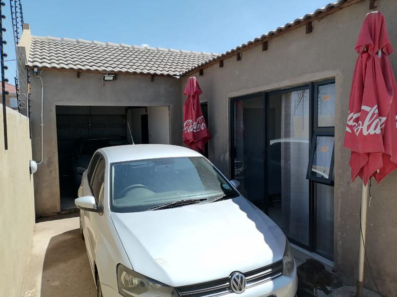3 Bedroom Property for Sale in Mohlakeng Gauteng