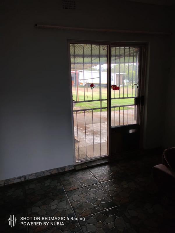 To Let 2 Bedroom Property for Rent in Loumarina A H Gauteng