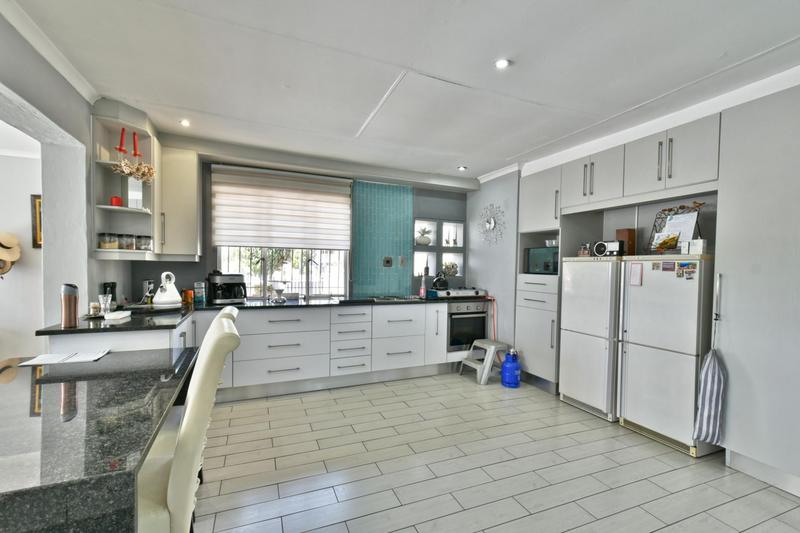 3 Bedroom Property for Sale in Glenvista Gauteng