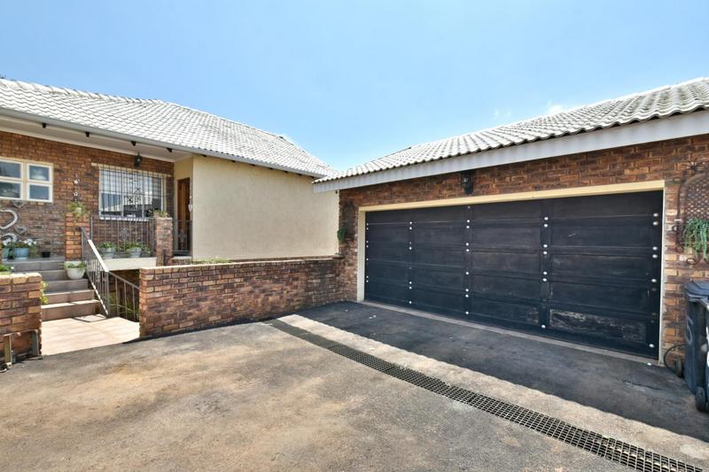 3 Bedroom Property for Sale in Glenvista Gauteng