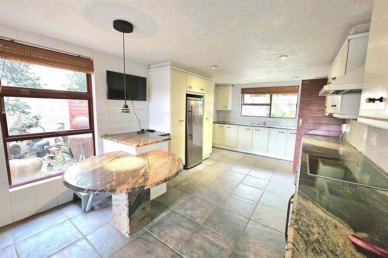 4 Bedroom Property for Sale in Hurlingham Gauteng