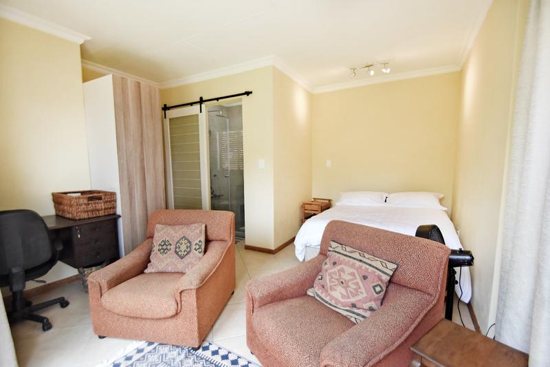 4 Bedroom Property for Sale in Benmore Gardens Gauteng