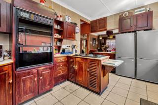 7 Bedroom Property for Sale in Fontainebleau Gauteng