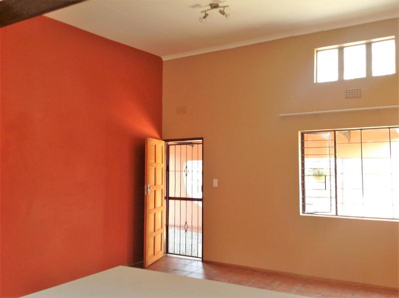 7 Bedroom Property for Sale in Fontainebleau Gauteng