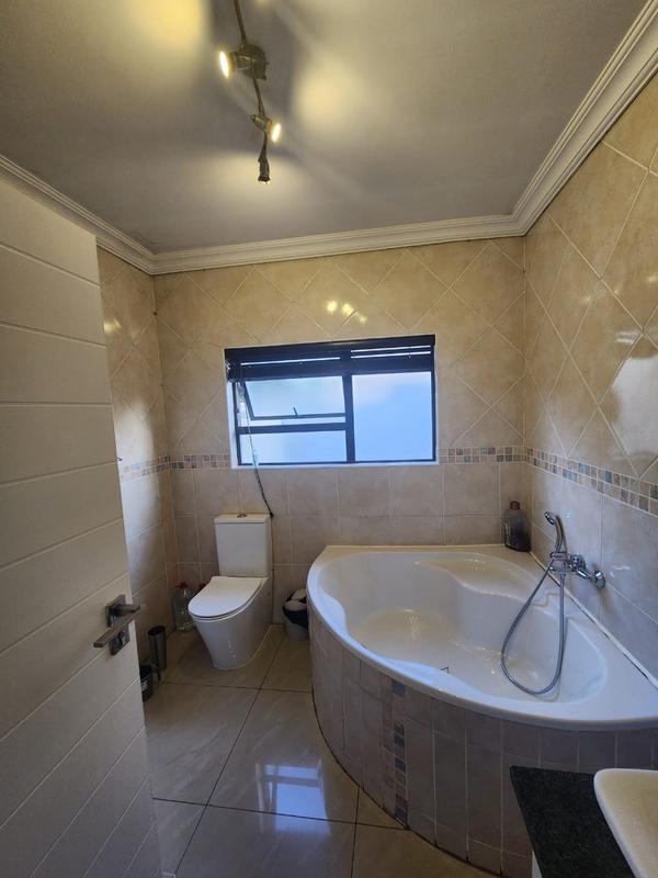 4 Bedroom Property for Sale in Raslouw Manor Gauteng