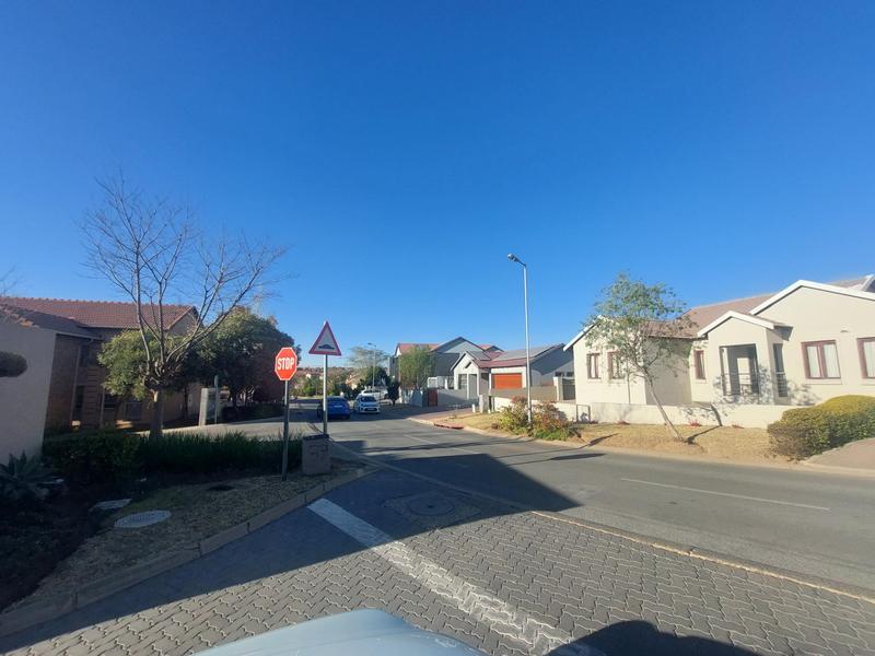 2 Bedroom Property for Sale in Summerfields Estate Gauteng