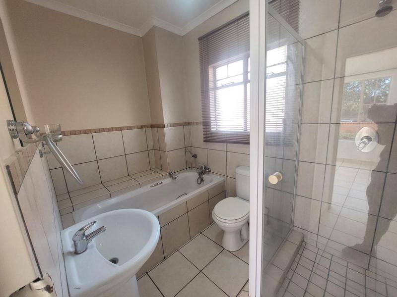 2 Bedroom Property for Sale in Summerfields Estate Gauteng