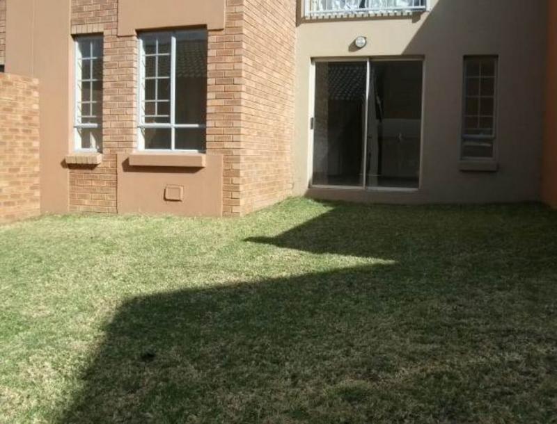 2 Bedroom Property for Sale in Noordwyk Gauteng