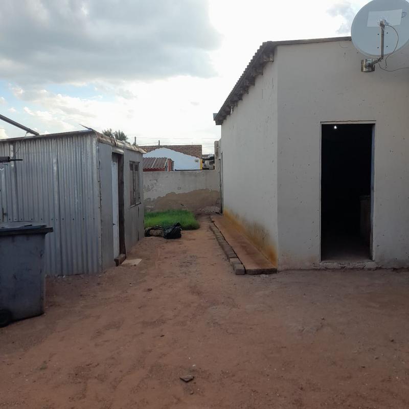 2 Bedroom Property for Sale in Zonkezizwe Gauteng