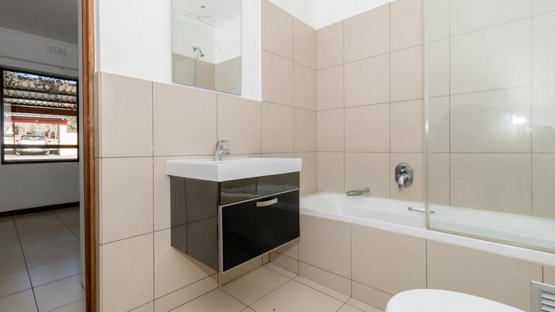 1 Bedroom Property for Sale in Jackal Creek Golf Estate Gauteng