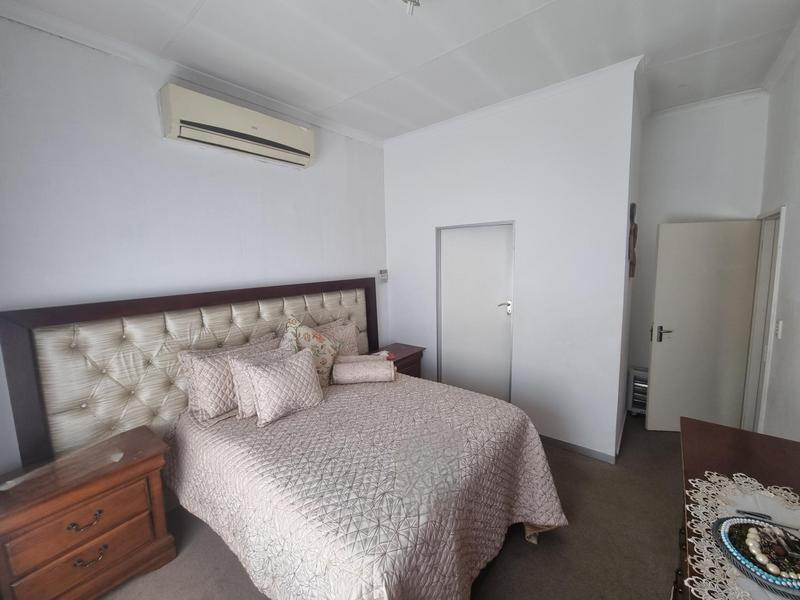 To Let 3 Bedroom Property for Rent in Heuwelsig Estate Gauteng