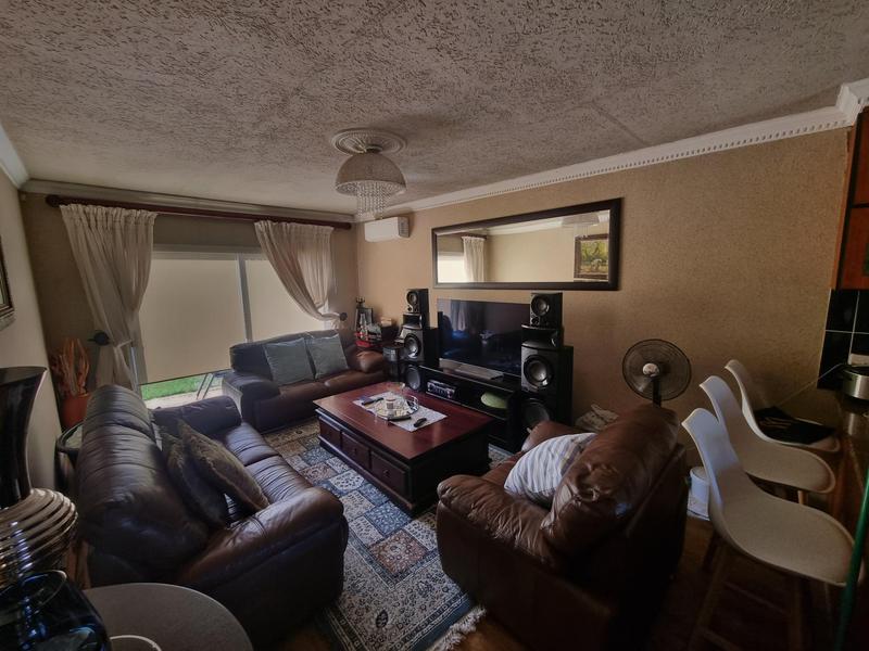 3 Bedroom Property for Sale in Heuwelsig Estate Gauteng