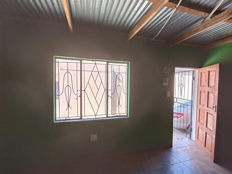 5 Bedroom Property for Sale in Kaalfontein Gauteng