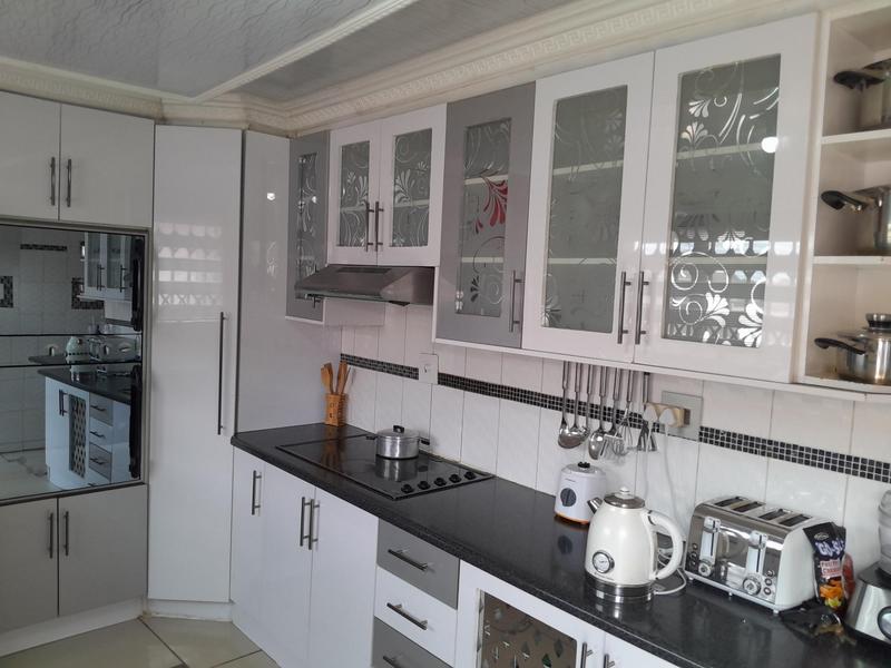 3 Bedroom Property for Sale in Protea Glen Gauteng