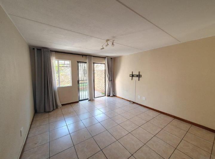 2 Bedroom Property for Sale in Primrose Hill Gauteng
