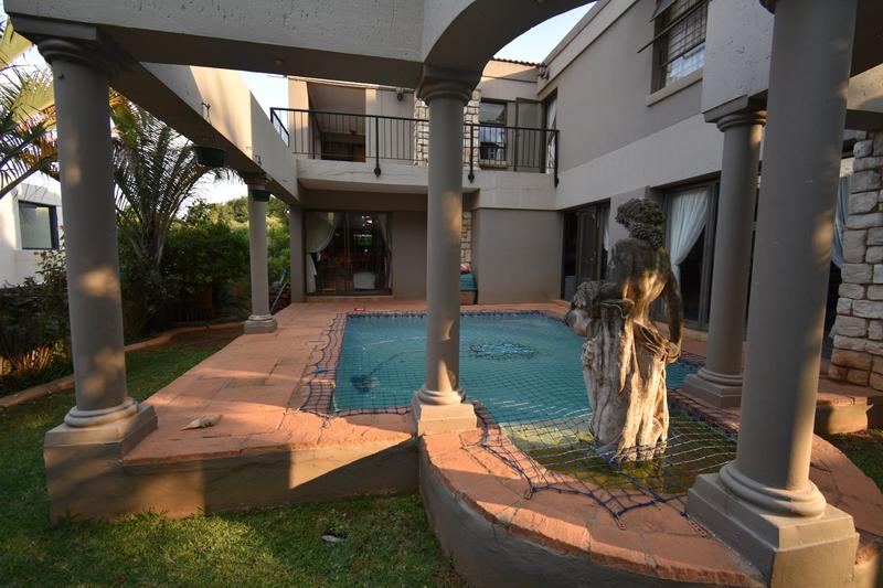4 Bedroom Property for Sale in Featherbrooke Estate Gauteng